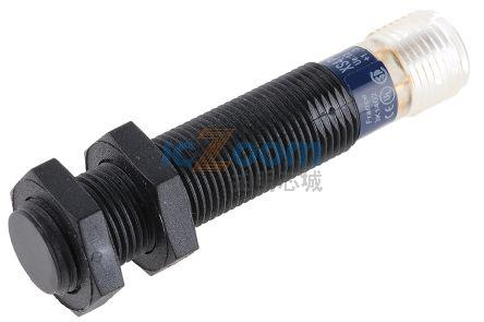 XS4P12PA370D